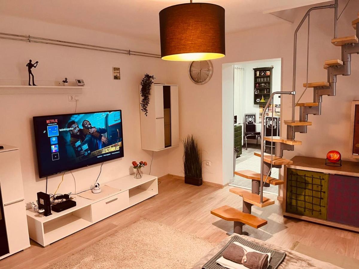 Апартаменти King House & Garden With Ac And Free Parking Possibility Будапешт Екстер'єр фото